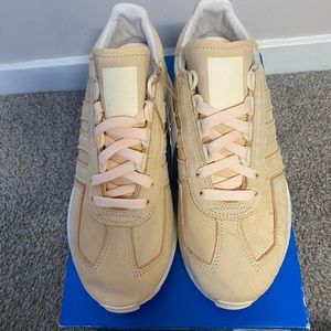 Adidas Retropy E5 womens size 8 new with tags